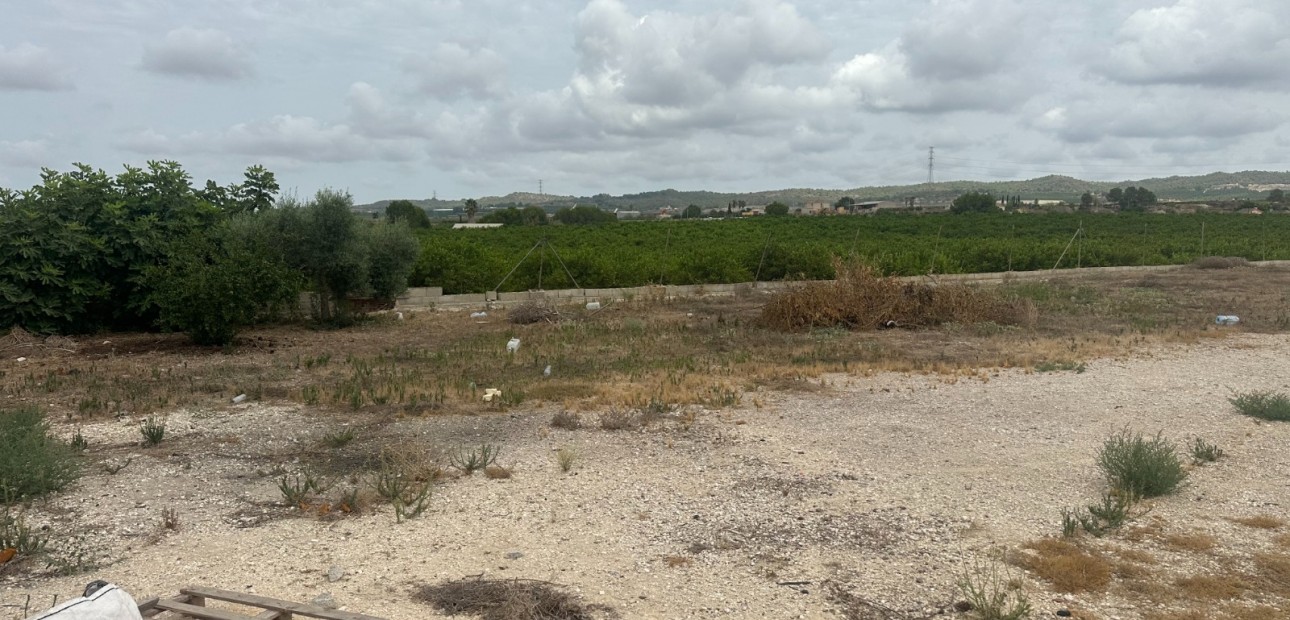 Venta - Industrial unit -
Torremendo