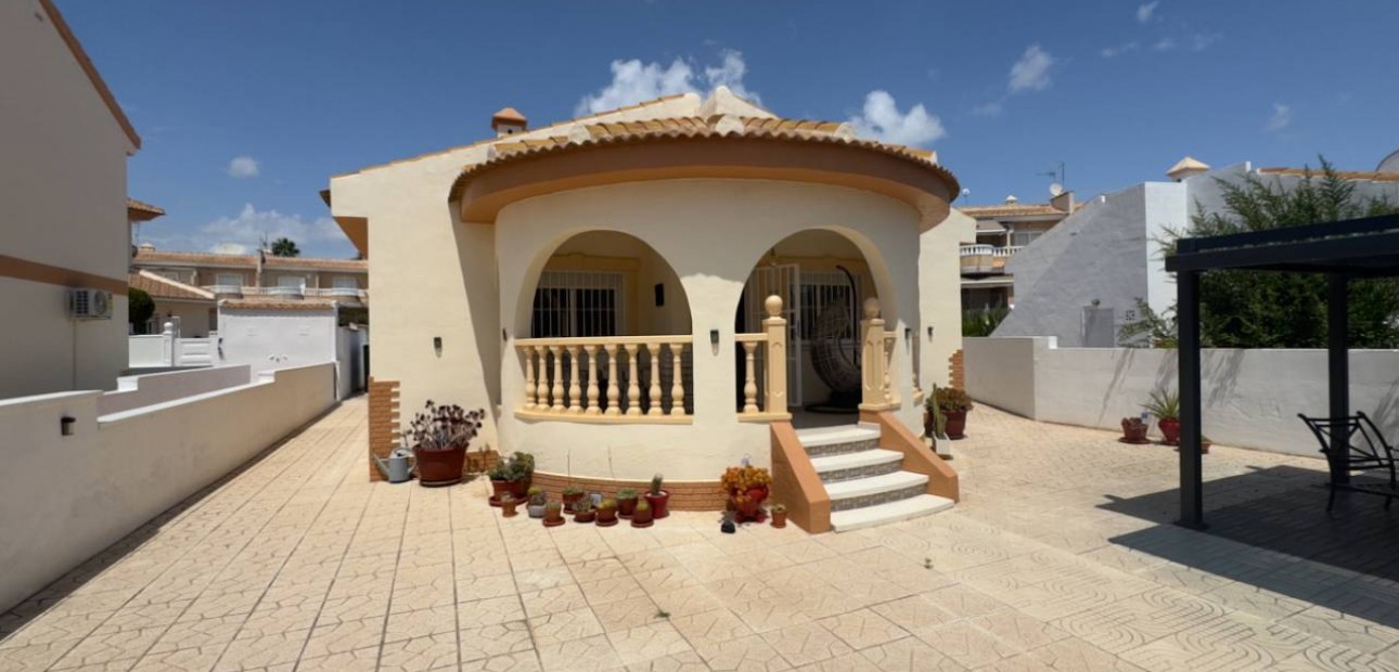 Sale - Villa -
Ciudad Quesada - Ciudad Quesada - Doña Pepa