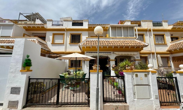 Sale - Terraced house -
Torrevieja - La Siesta - El Salado - Torreta