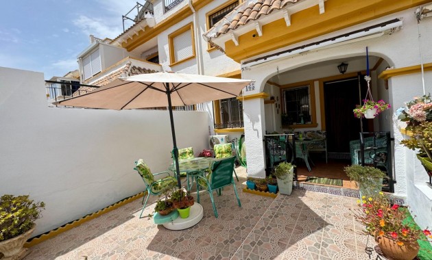 Sale - Terraced house -
Torrevieja - La Siesta - El Salado - Torreta