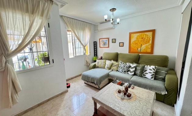 Sale - Terraced house -
Torrevieja - La Siesta - El Salado - Torreta