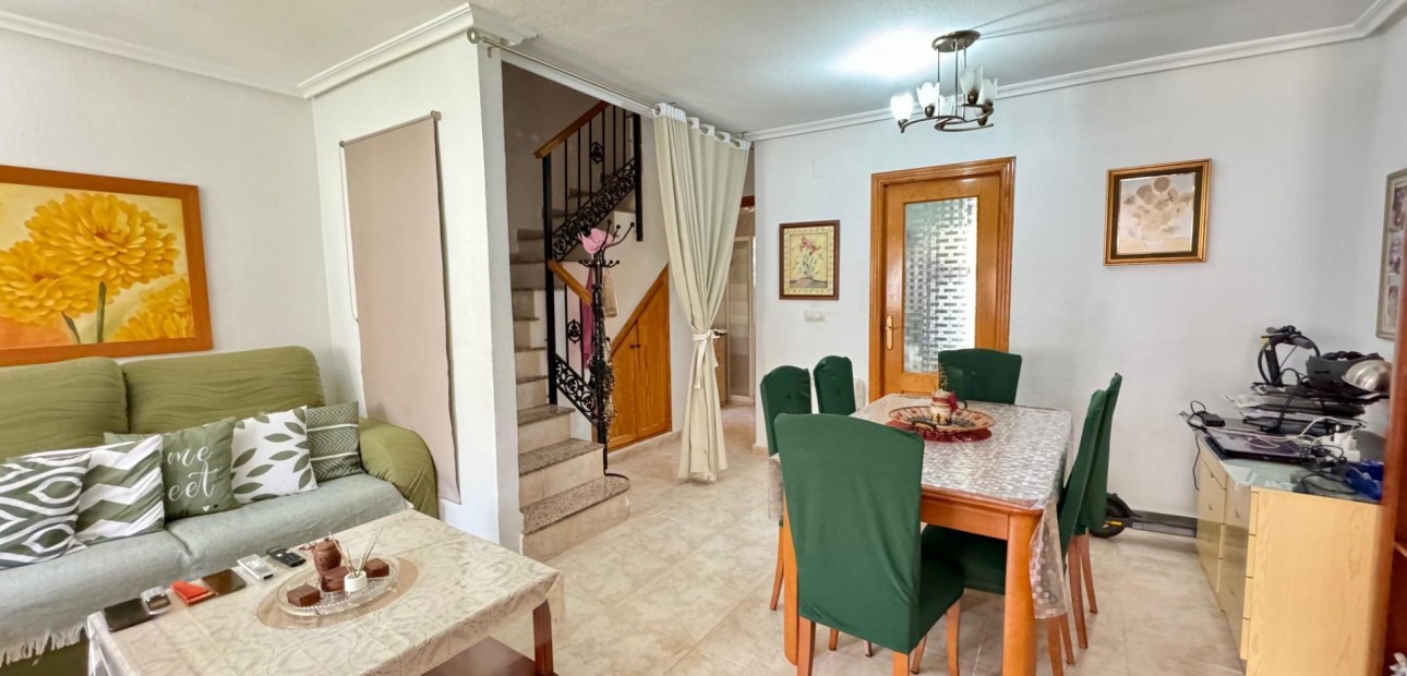 Sale - Terraced house -
Torrevieja - La Siesta - El Salado - Torreta