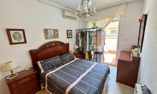 Sale - Terraced house -
Torrevieja - La Siesta - El Salado - Torreta