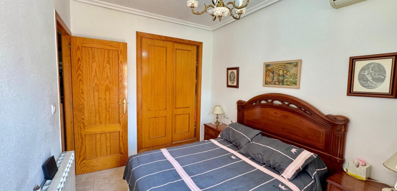Sale - Terraced house -
Torrevieja - La Siesta - El Salado - Torreta
