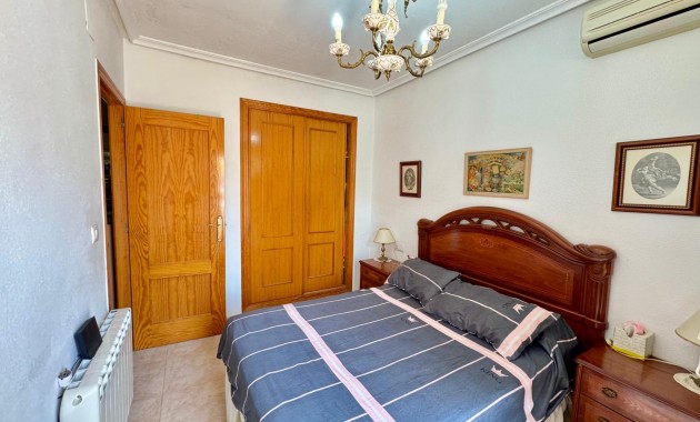 Sale - Terraced house -
Torrevieja - La Siesta - El Salado - Torreta