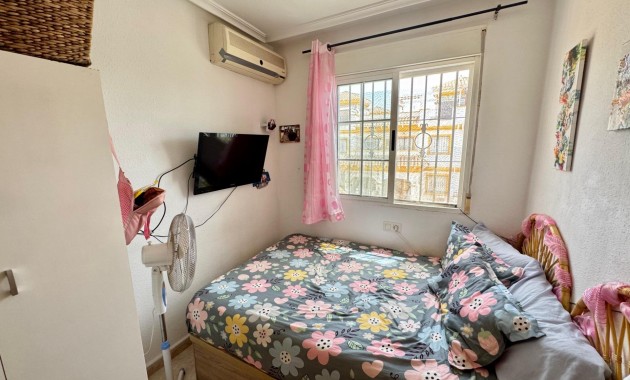 Sale - Terraced house -
Torrevieja - La Siesta - El Salado - Torreta