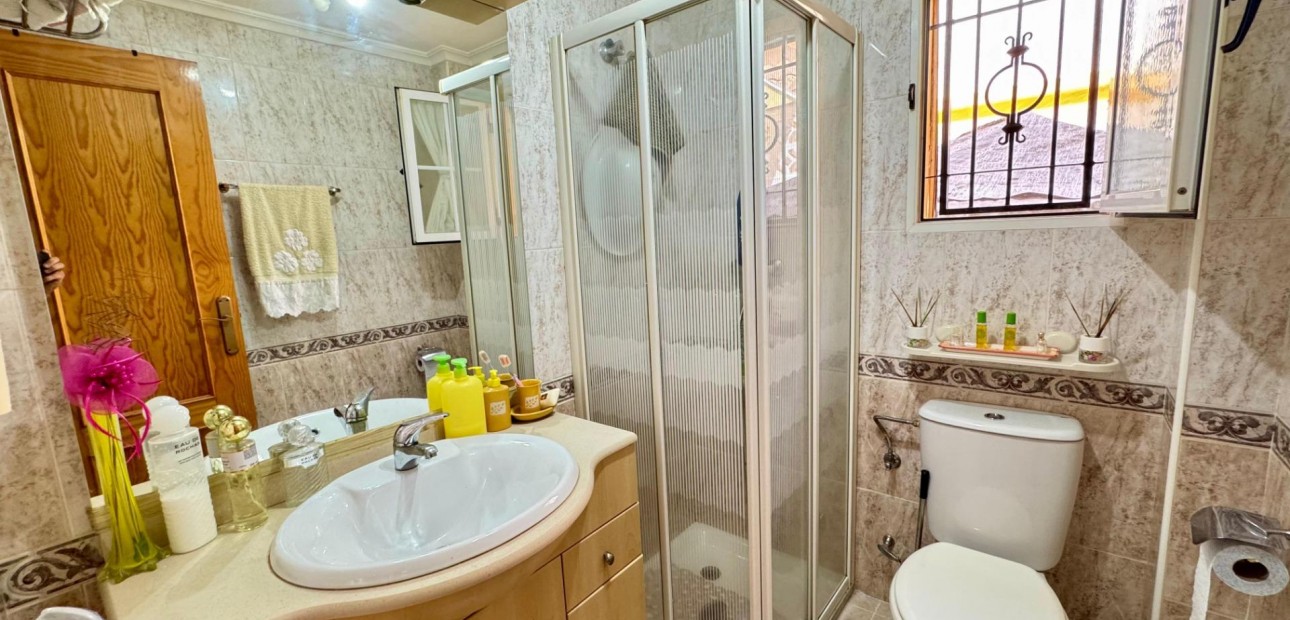 Sale - Terraced house -
Torrevieja - La Siesta - El Salado - Torreta