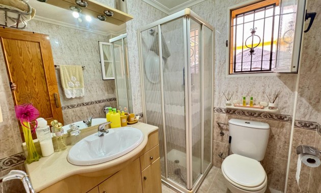 Sale - Terraced house -
Torrevieja - La Siesta - El Salado - Torreta