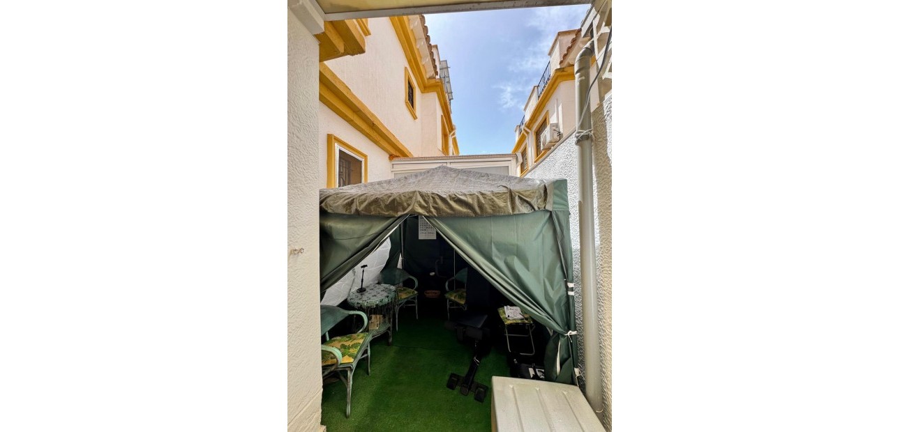 Sale - Terraced house -
Torrevieja - La Siesta - El Salado - Torreta
