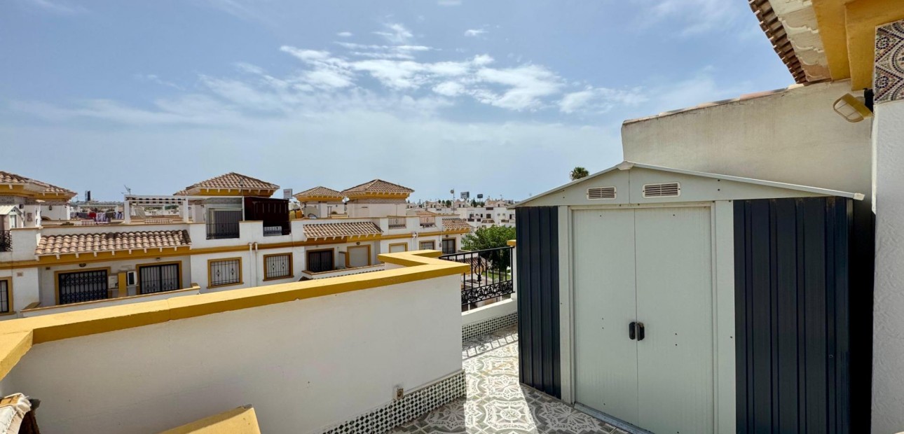 Sale - Terraced house -
Torrevieja - La Siesta - El Salado - Torreta