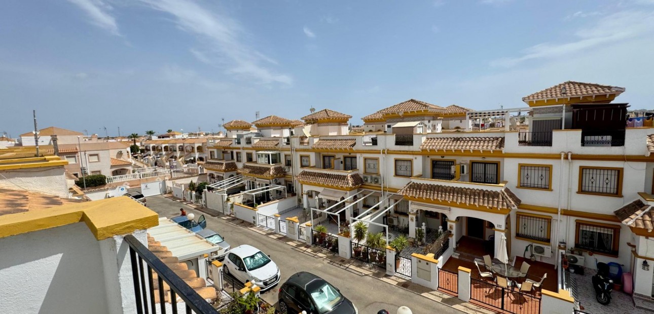 Sale - Terraced house -
Torrevieja - La Siesta - El Salado - Torreta