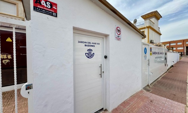 Sale - Terraced house -
Torrevieja - La Siesta - El Salado - Torreta