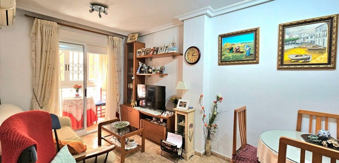 Herverkoop - Appartement / flat -
Torrevieja - torrevieja