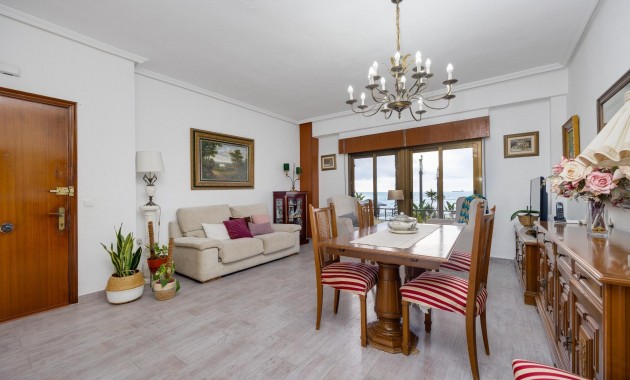 Venta - Apartamento / piso -
Torrevieja - Estacion de autobuses