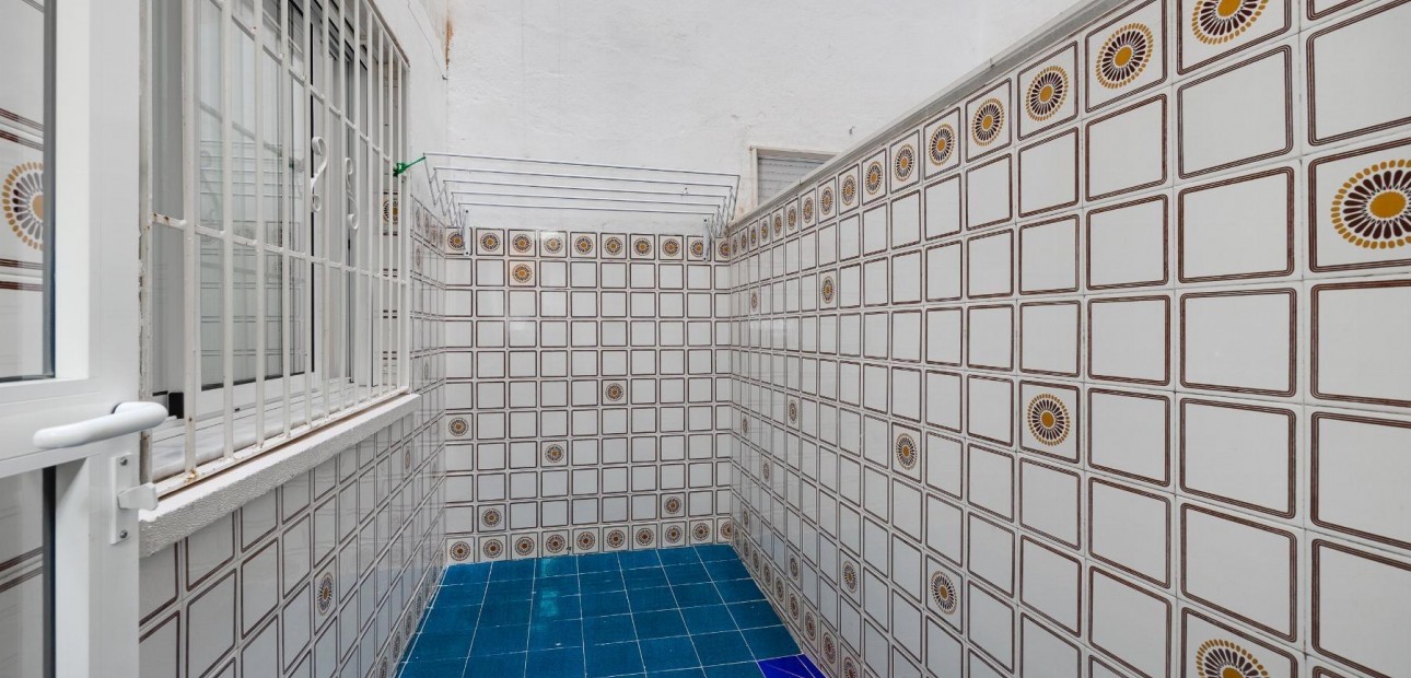 Venta - Apartamento / piso -
Torrevieja - Estacion de autobuses