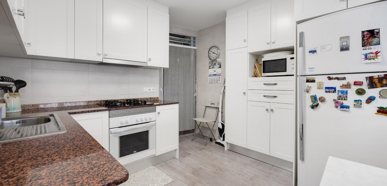 Venta - Apartamento / piso -
Torrevieja - Estacion de autobuses