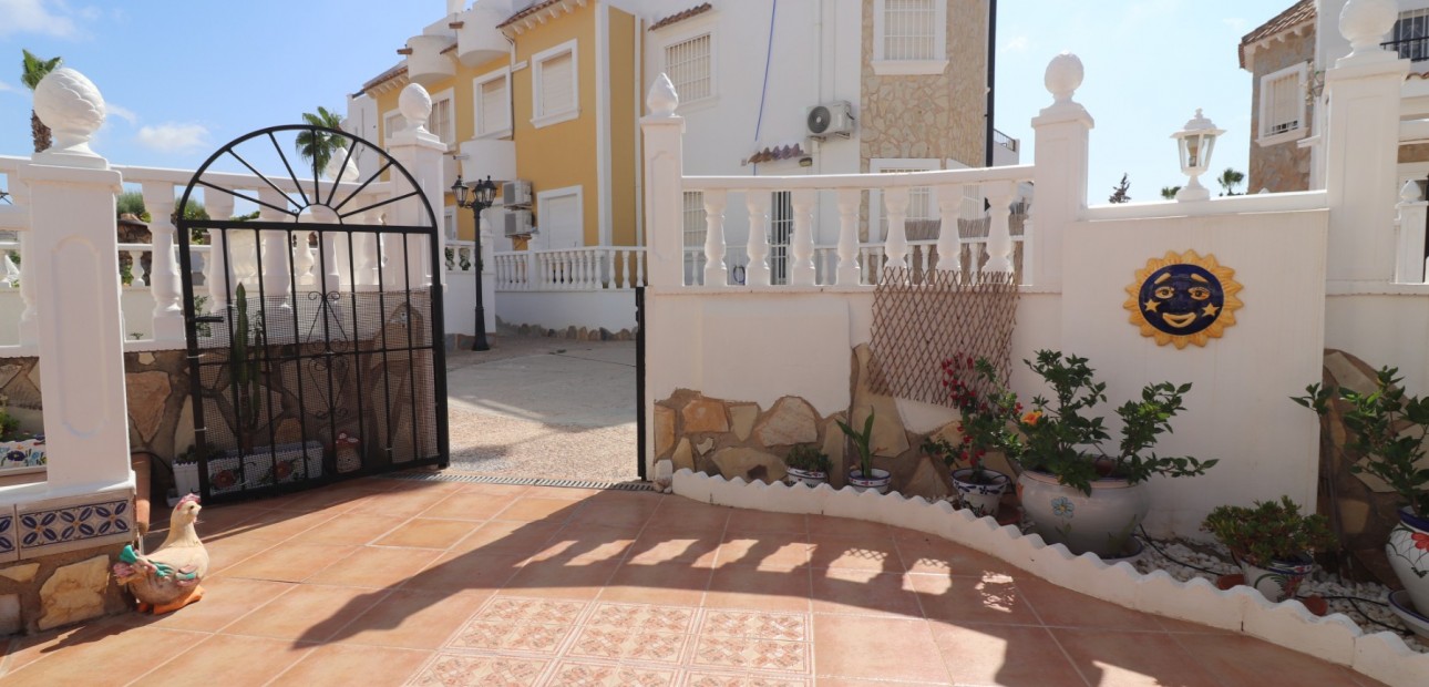 Sale - Townhouse -
Algorfa - Montemar