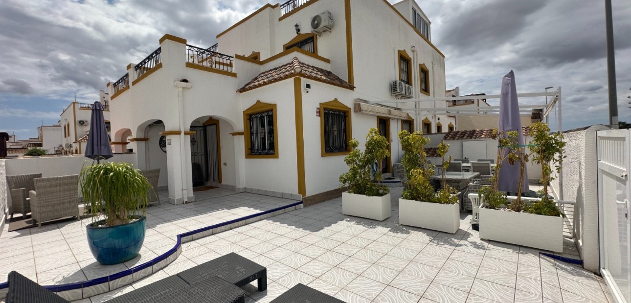 Sale - Townhouse -
Orihuela - Entre Naranjos Vistabella