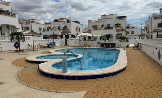 Sale - Townhouse -
Orihuela - Entre Naranjos Vistabella