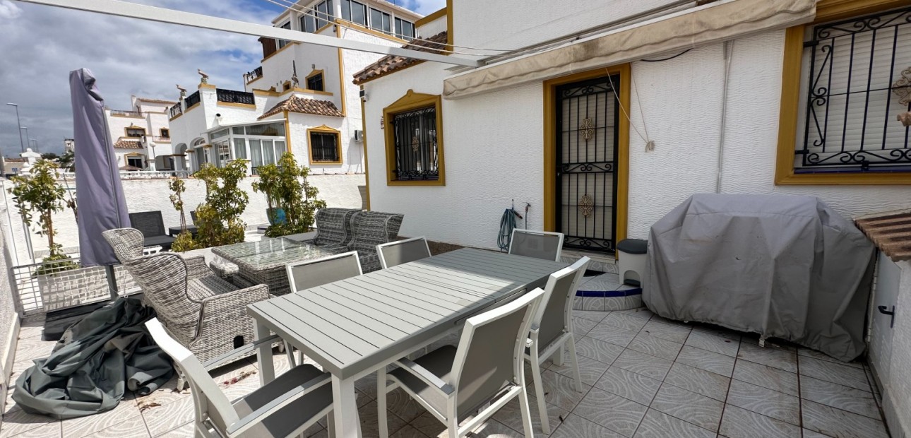 Sale - Townhouse -
Orihuela - Entre Naranjos Vistabella