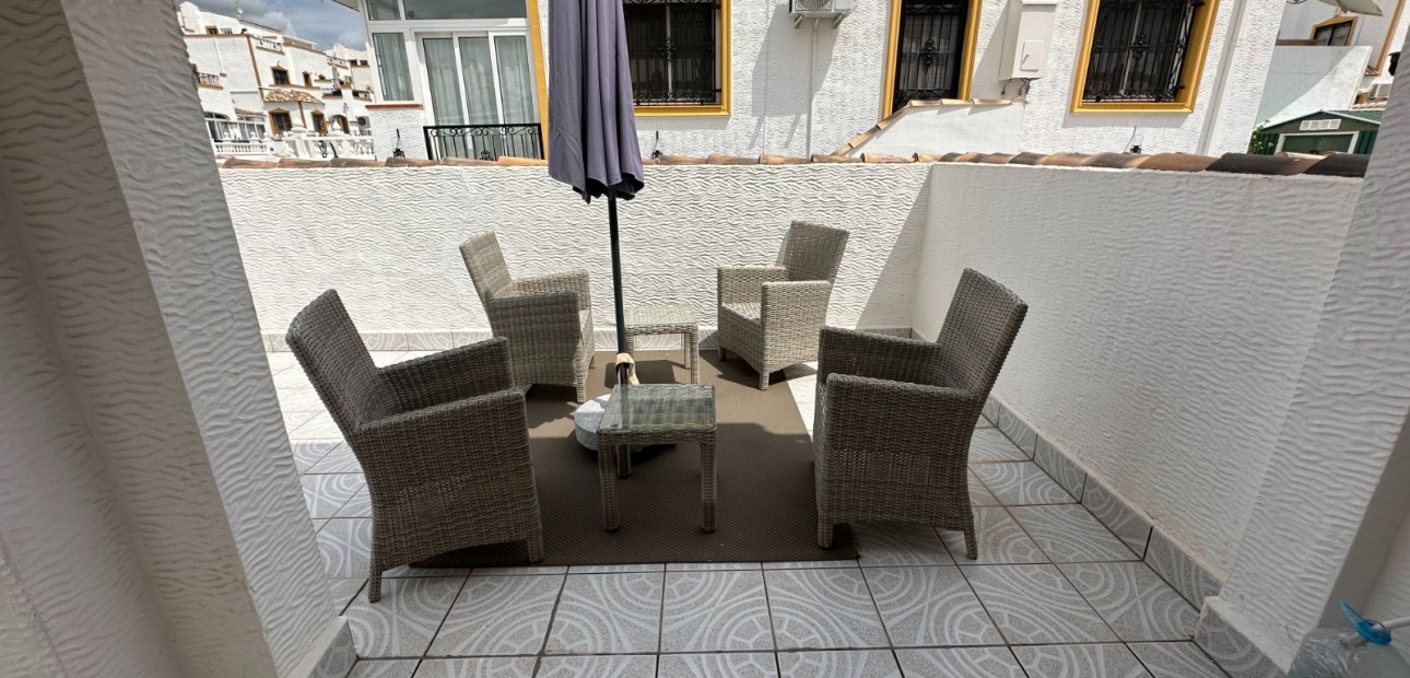 Sale - Townhouse -
Orihuela - Entre Naranjos Vistabella