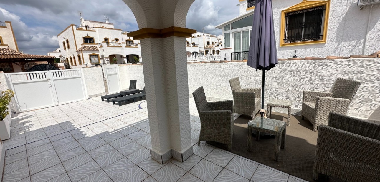 Sale - Townhouse -
Orihuela - Entre Naranjos Vistabella