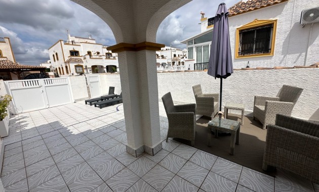 Sale - Townhouse -
Orihuela - Entre Naranjos Vistabella