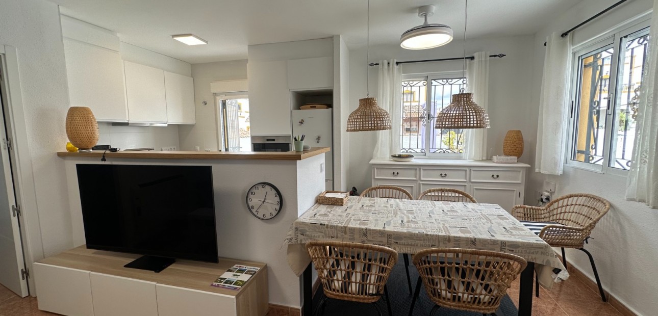 Sale - Townhouse -
Orihuela - Entre Naranjos Vistabella