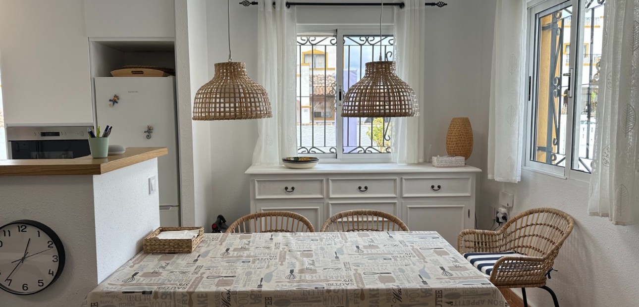 Sale - Townhouse -
Orihuela - Entre Naranjos Vistabella