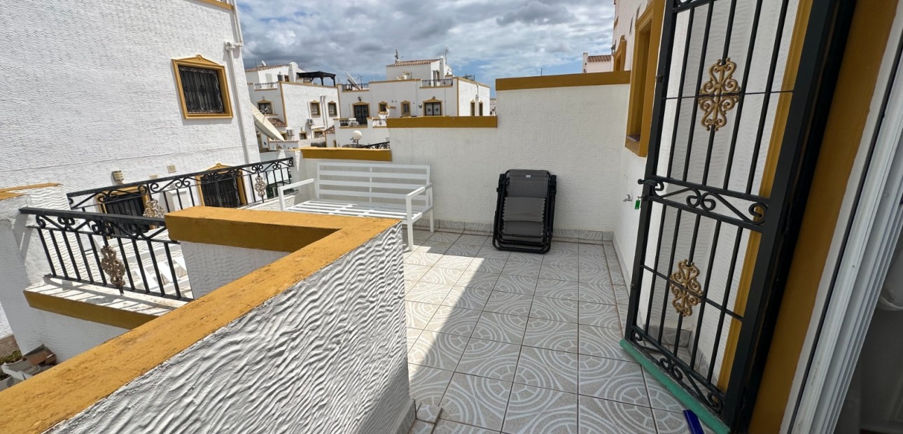 Sale - Townhouse -
Orihuela - Entre Naranjos Vistabella