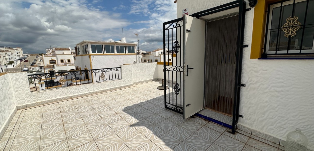 Sale - Townhouse -
Orihuela - Entre Naranjos Vistabella