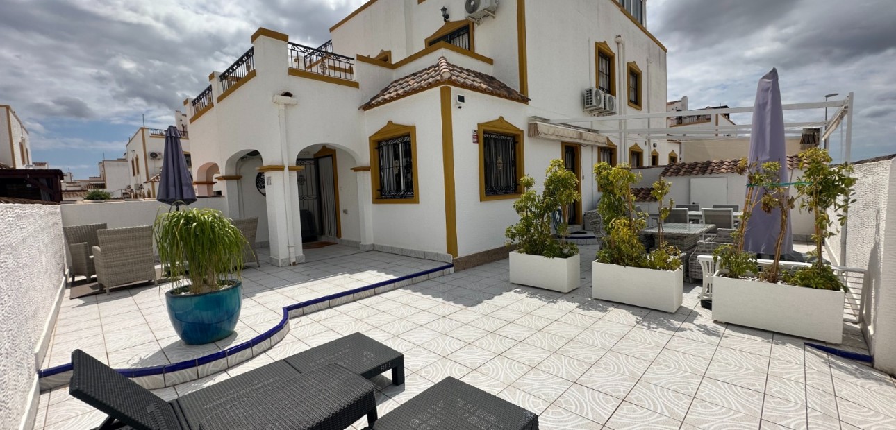 Sale - Townhouse -
Orihuela - Entre Naranjos Vistabella