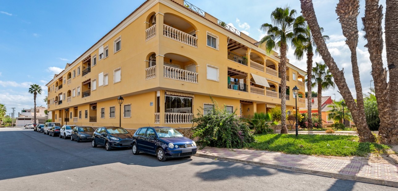 Venta - Apartamento / piso -
Jacarilla