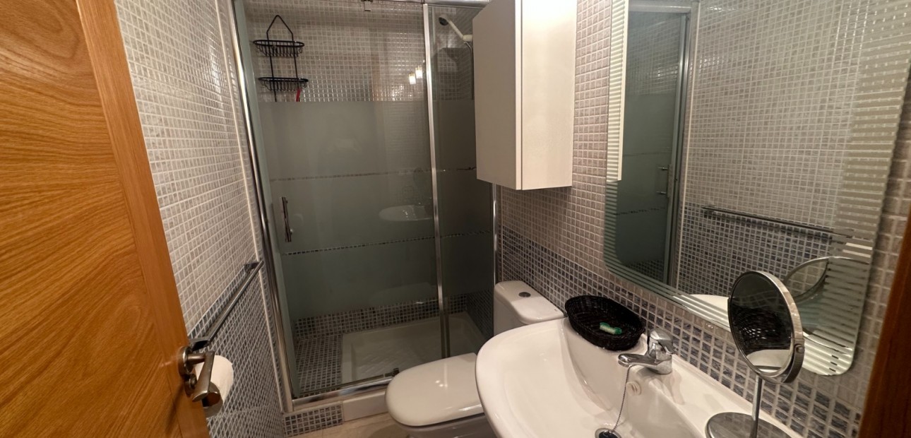 Venta - Apartamento / piso -
Jacarilla