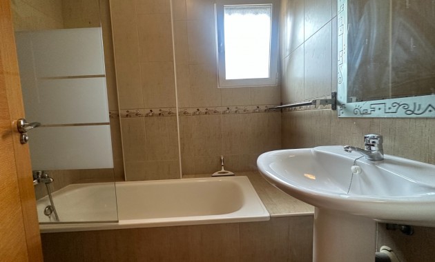 Venta - Apartamento / piso -
Jacarilla