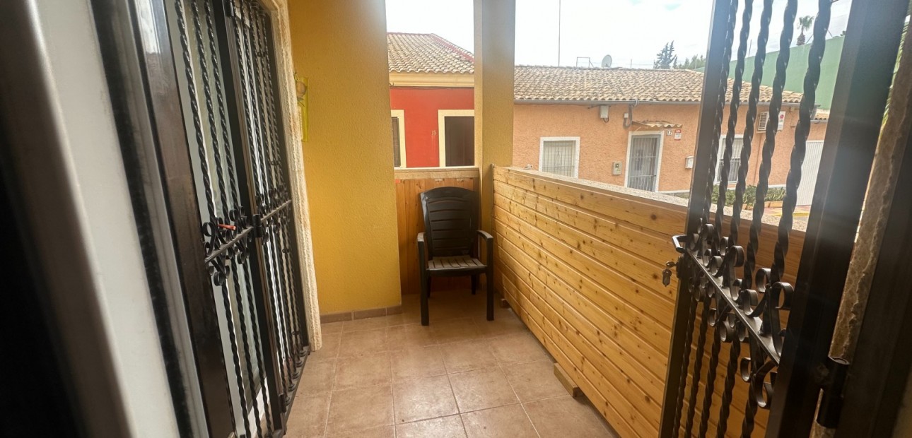 Venta - Apartamento / piso -
Jacarilla