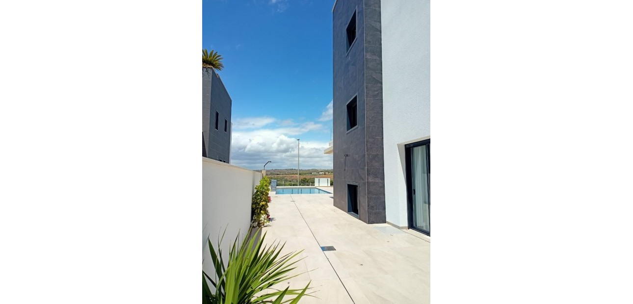 Sale - Modelo Silvia -
Orihuela Costa - Dehesa de campoamor