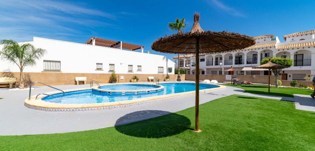 Sale - Townhouse -
Punta Prima - La Ciñuelica