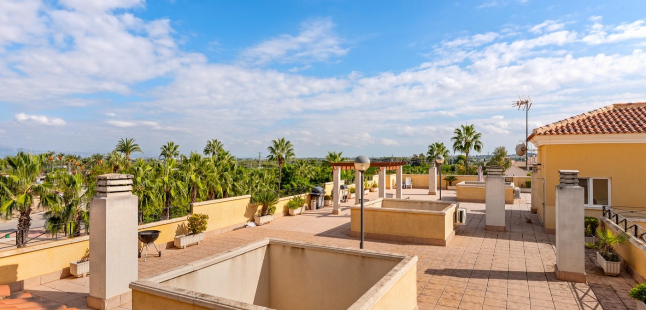 Venta - Apartamento / piso -
Jacarilla