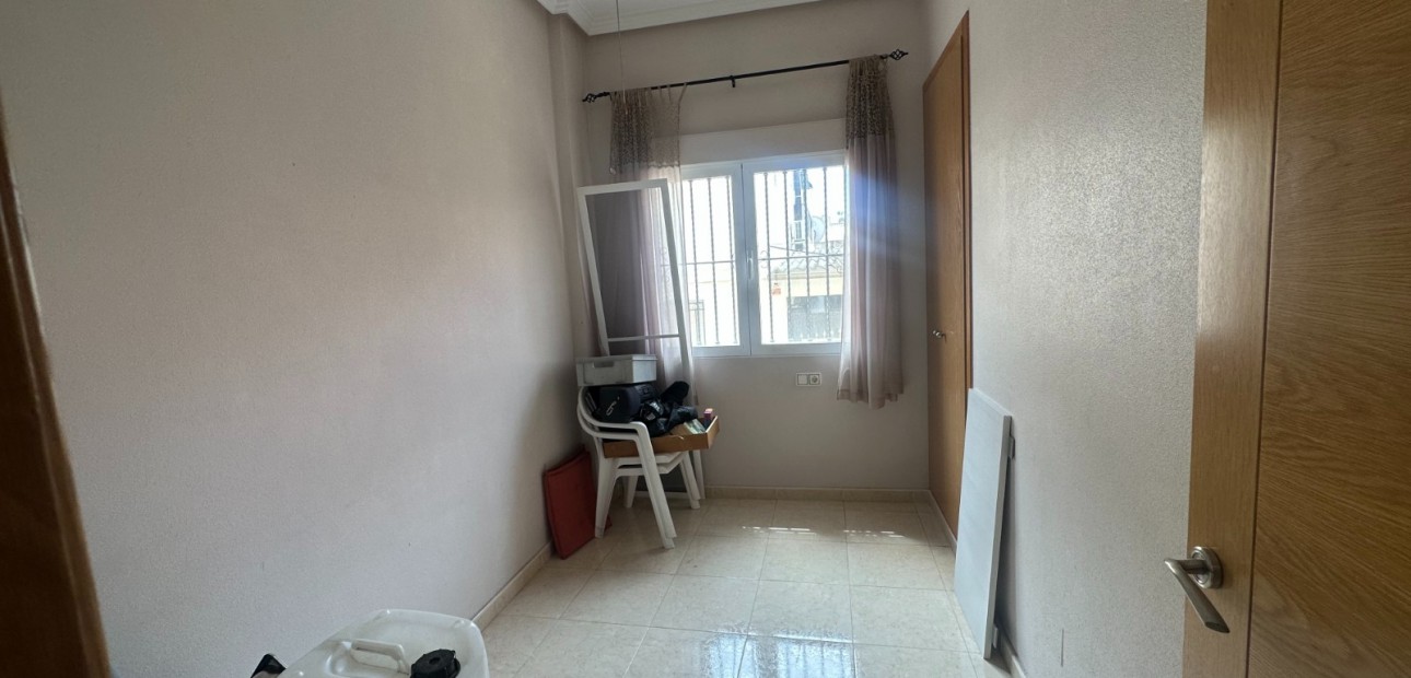 Venta - Apartamento / piso -
Jacarilla