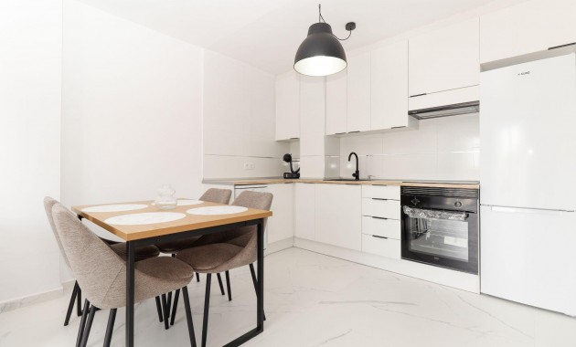 Sale - Apartment / flat -
Torrevieja - Punta prima
