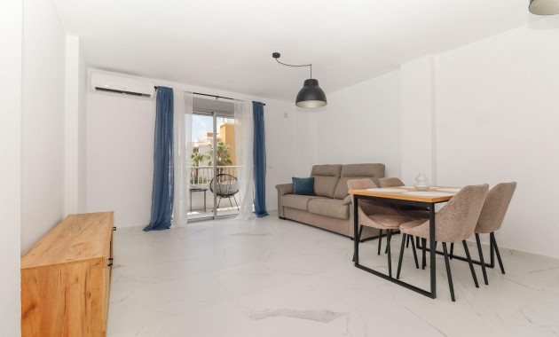 Sale - Apartment / flat -
Torrevieja - Punta prima