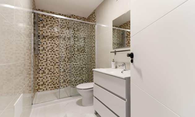 Sale - Apartment / flat -
Torrevieja - Punta prima