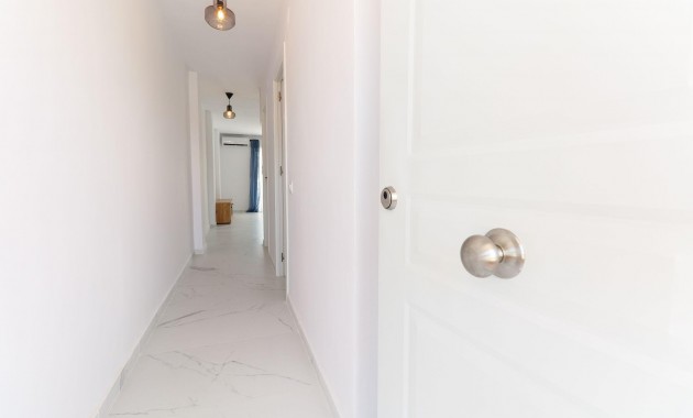 Sale - Apartment / flat -
Torrevieja - Punta prima