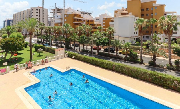 Sale - Apartment / flat -
Torrevieja - Punta prima