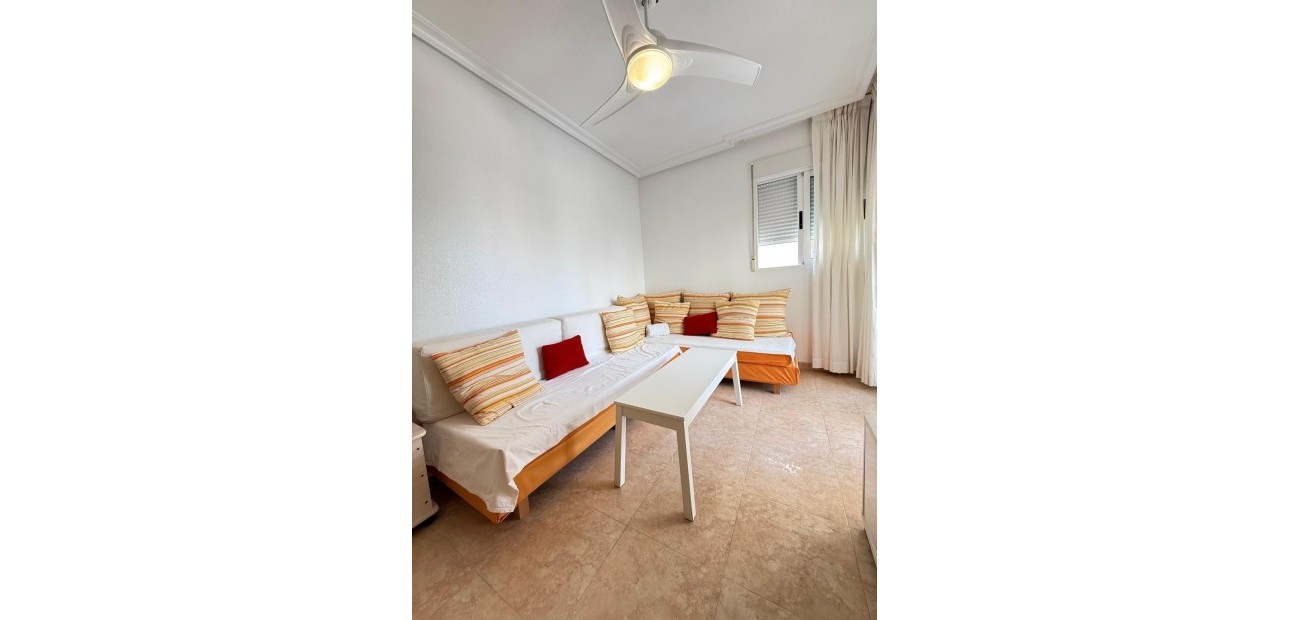 Sale - Apartment / flat -
Torrevieja - Playa del cura