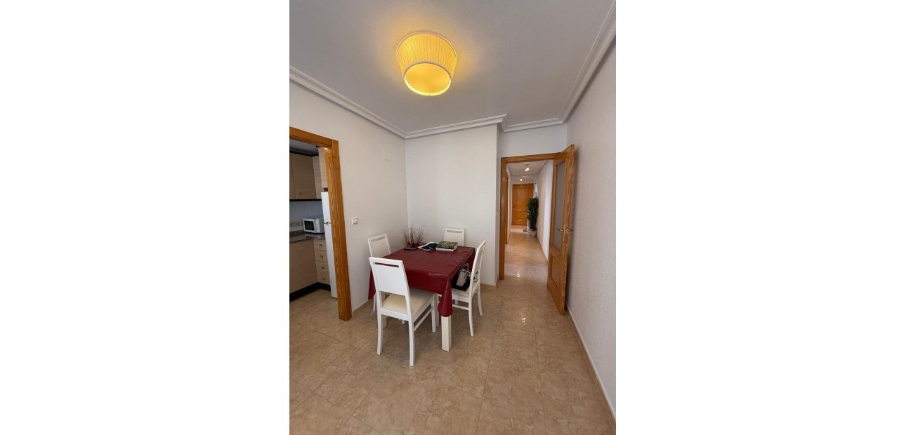 Sale - Apartment / flat -
Torrevieja - Playa del cura