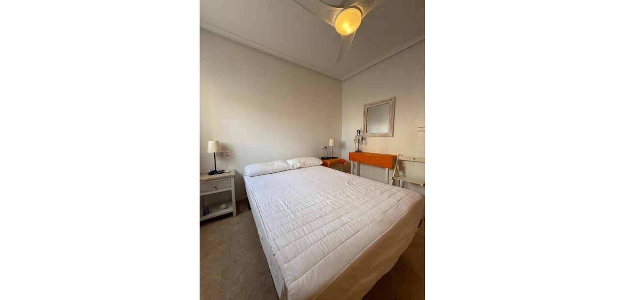 Sale - Apartment / flat -
Torrevieja - Playa del cura