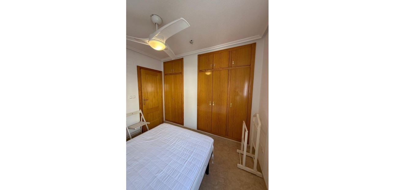 Sale - Apartment / flat -
Torrevieja - Playa del cura