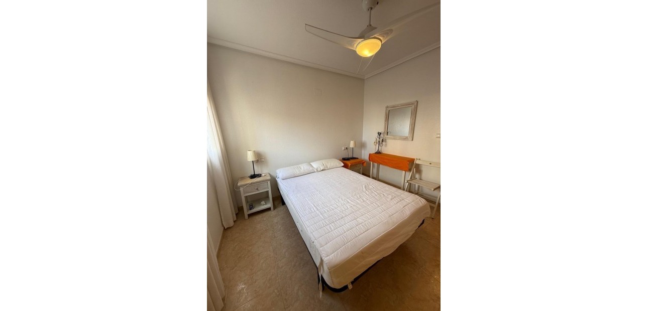Sale - Apartment / flat -
Torrevieja - Playa del cura